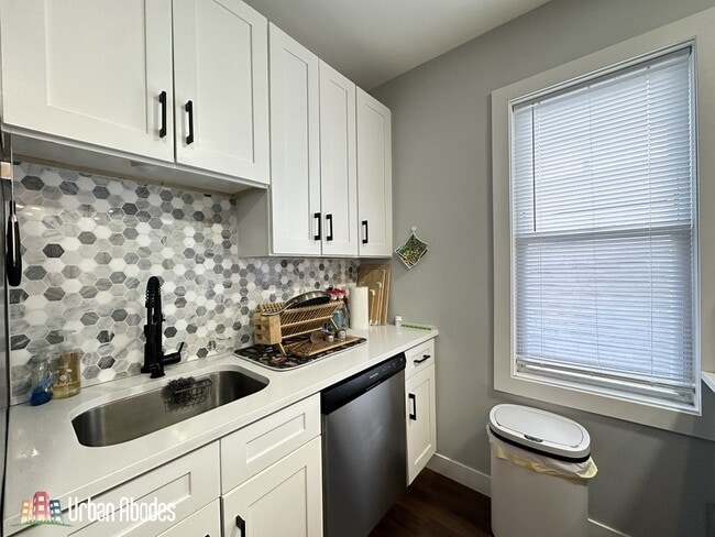 Photo - 1721 N Mozart St Unit M05H