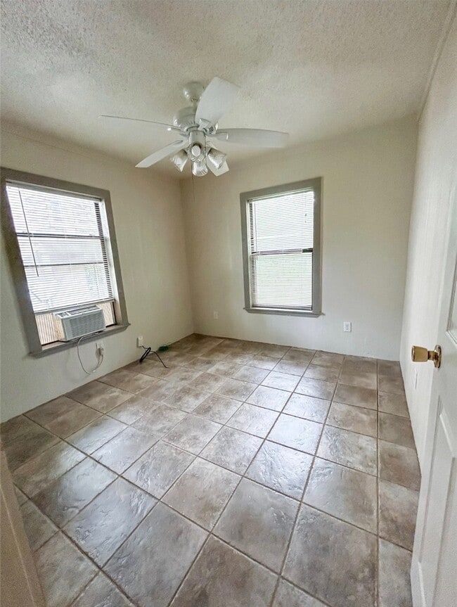 Photo - 3005 Old Houston Rd