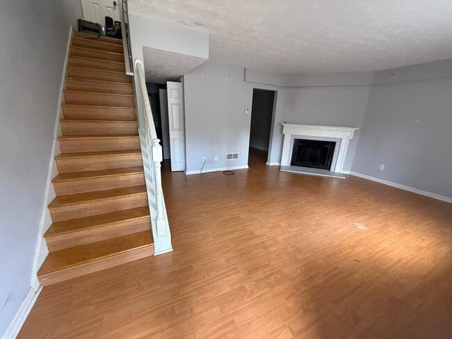 Photo - 847 Burns Walk Ct NW