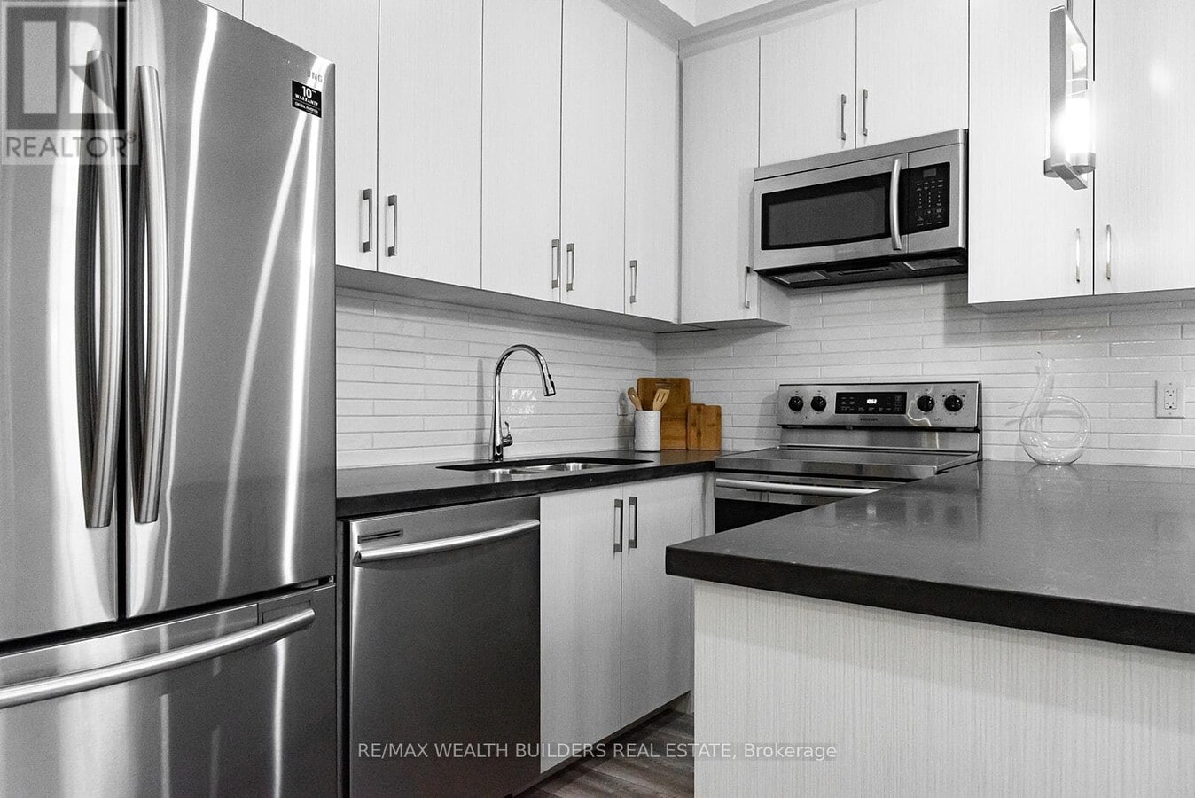 Photo - 209 Jarvis St Unit 4