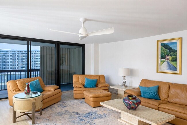 Photo - 2900 NE 14th Street Causeway Unidad 701