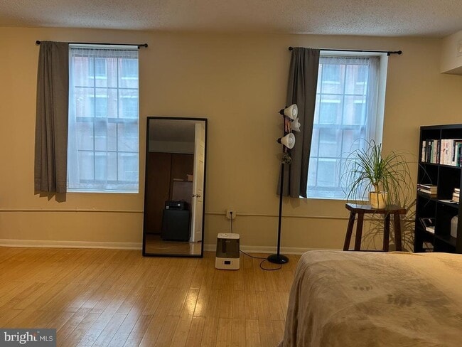 Photo - 114 N 3rd St Unit #3