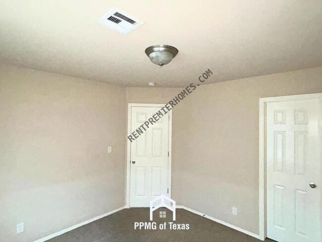 Photo - 14753 S Lakewood Ave