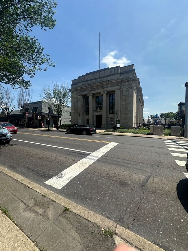 Building Photo - Jenkintown Bank & Trust Apartments Unit 205