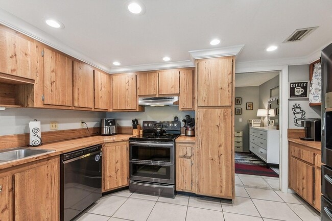 Photo - 11063 Oakdale Rd