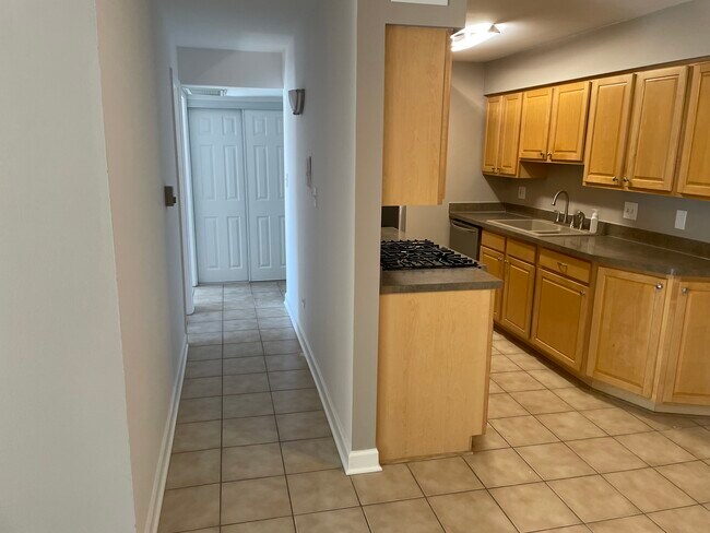 Photo - 1609 N Windsor Dr Unidad 203