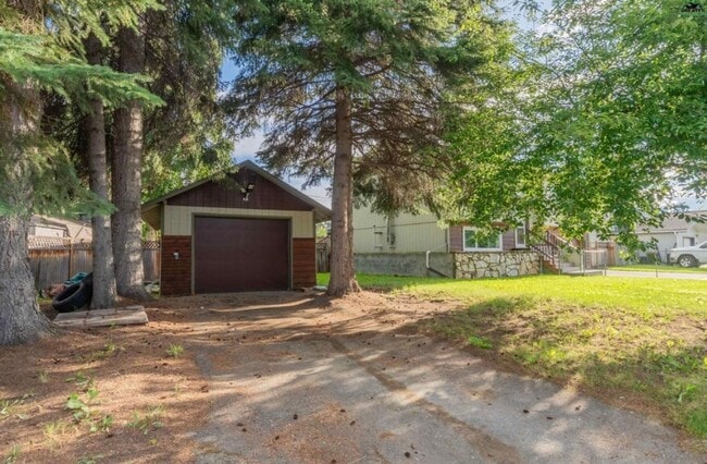Photo - 4-Bedroom Fairbanks Home with Garage, Deck...