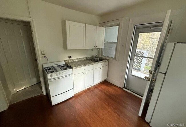 Photo - 364 Ashford Ave Unit 2E