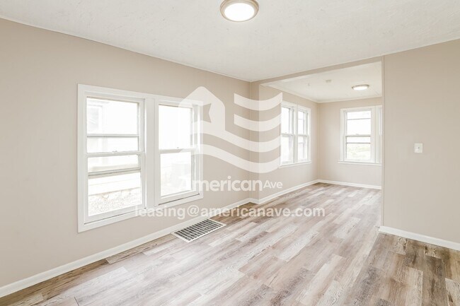 Photo - 136 Lawndale Ave