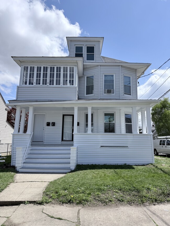 Building Photo - 173 Fairview Ave Unit 173 Fairview  3