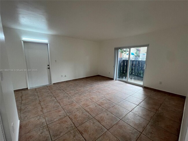 Photo - 10756 N Kendall Dr Unit J5