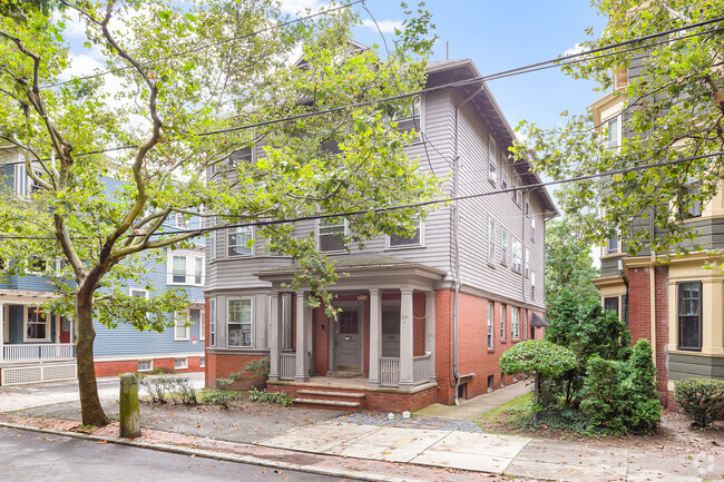 Building Photo - 378 Benefit St Rental