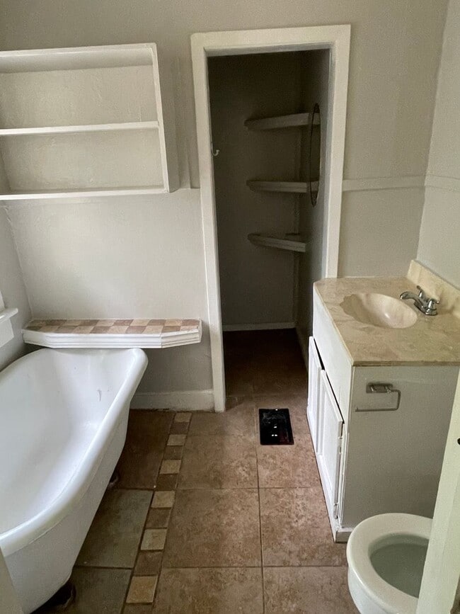 Photo - 820 College St Unit 822, Apartment 1 (Downstairs)