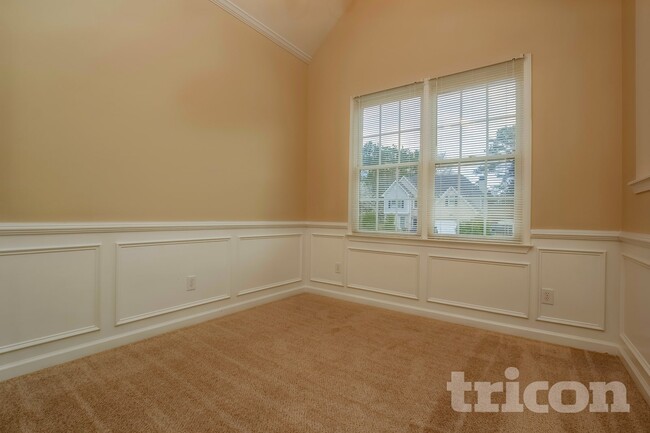 Photo - 605 Kaylins Ct SW