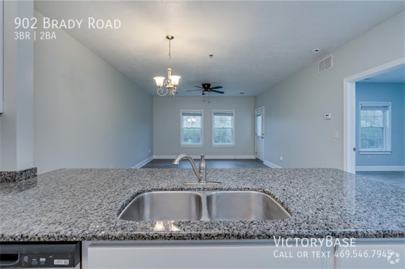Building Photo - 902 Brady Rd Rental