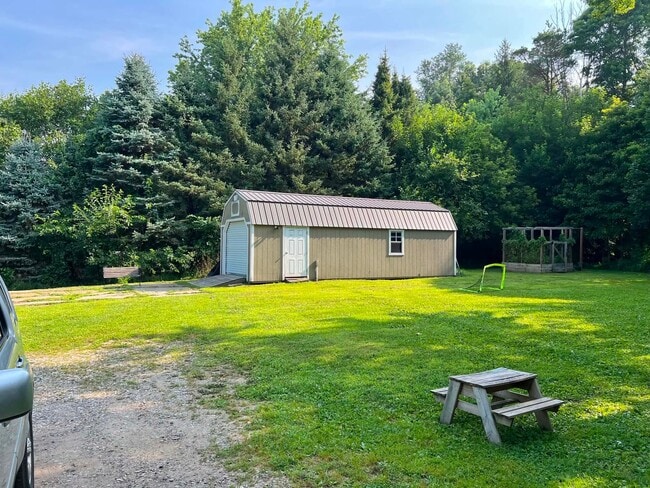 Photo - 8001 Blackman Rd