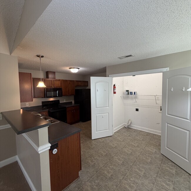 Photo - 2552 Saddleback Dr