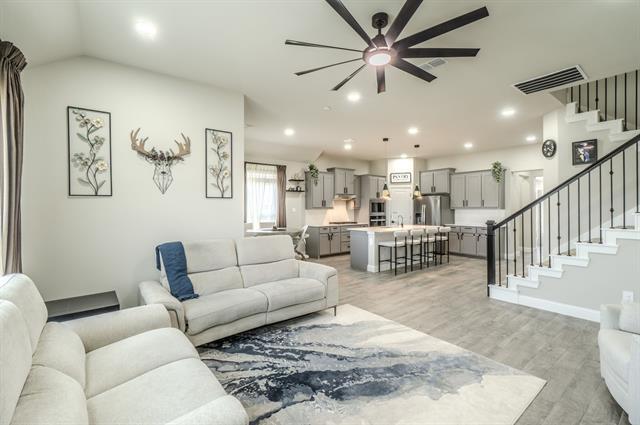 Photo - 3105 Lionsgate Dr