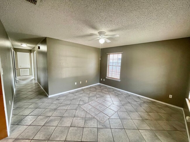 Photo - 3110 N 41 St Ln