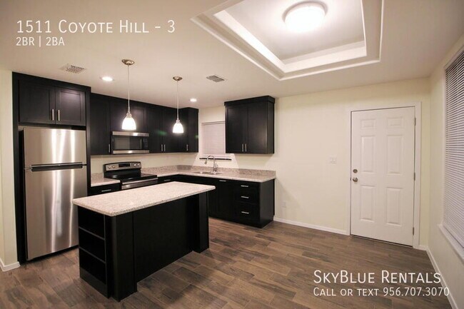 Building Photo - 1511 Coyote Hls Unit 3