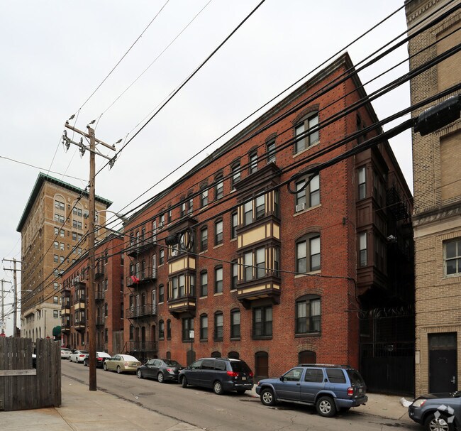 Hamilton Court Apartments University of Pennsylvania OffCampus