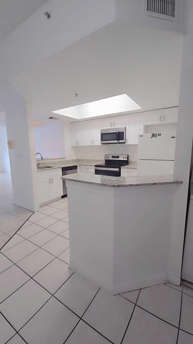 Photo - 751 SW 148th Ave