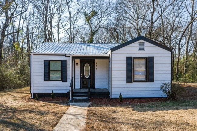 Building Photo - Super Cute & Private Hueytown Home Tucked Away on a Quiet Cul-de-Sac