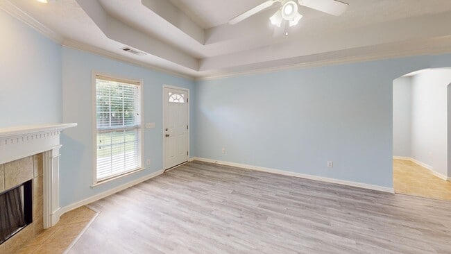 Photo - 1920 Regent Rd