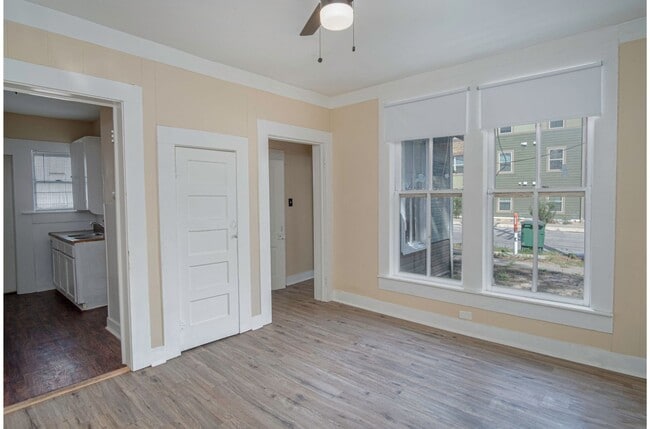 Building Photo - 111 S Olive St Unit A