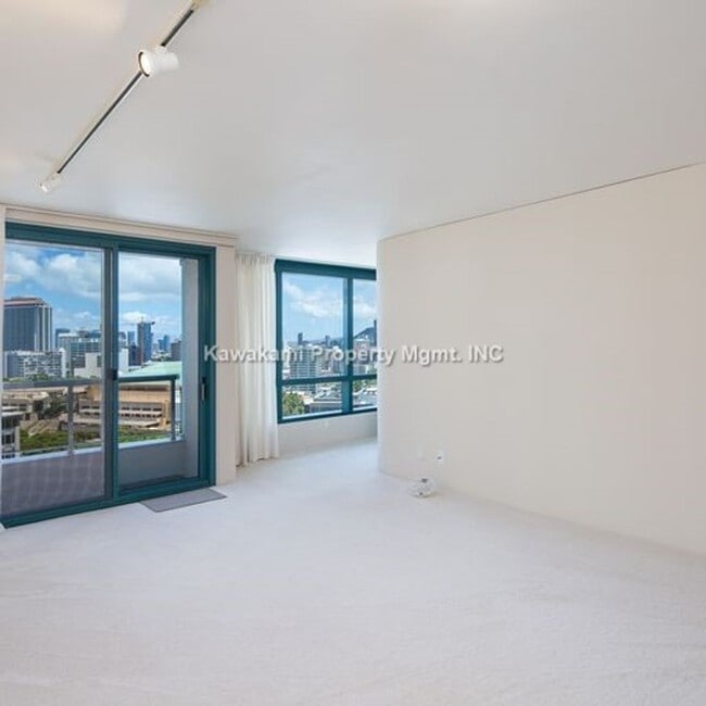 Photo - WAIKIKI LANDMARK...A GEM IN FINE LIVING...... Unidad 2203