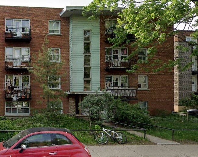 Photo - 3010 Rue Goyer Unit 8