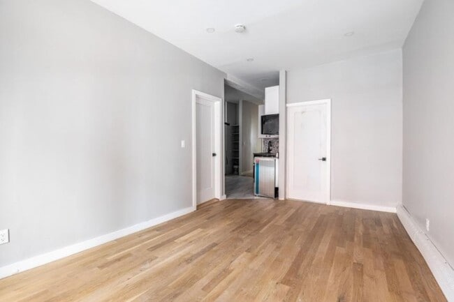 Photo - 5 bedroom in Bronx NY 10458