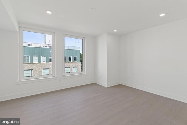 Photo - 2000 Dreer St Unit 304
