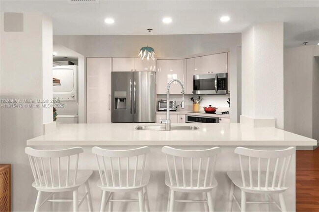 Building Photo - 125 Jefferson Ave Unit 121