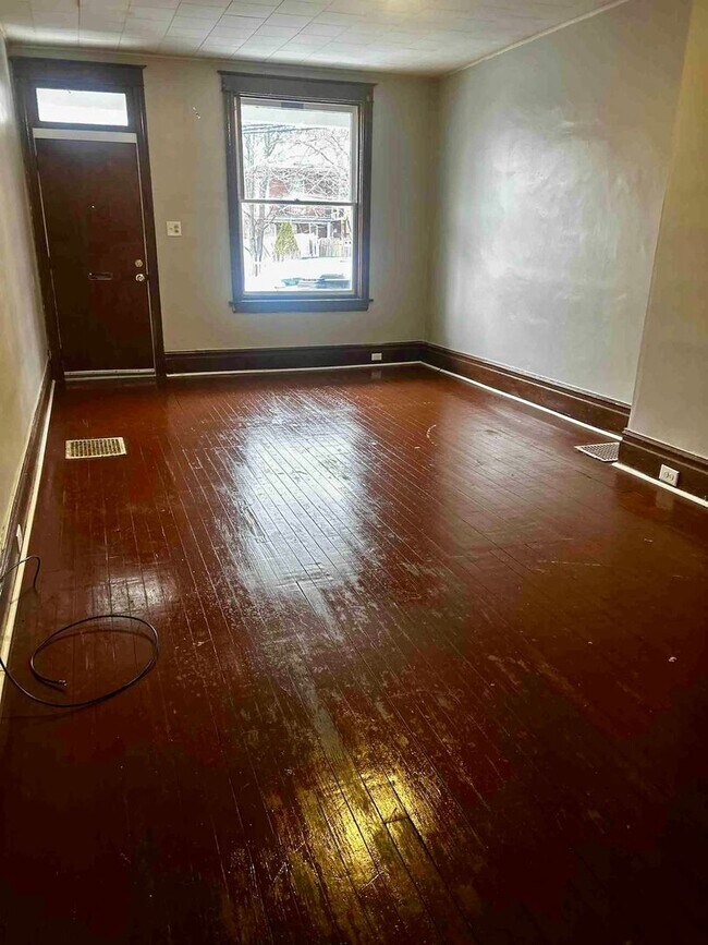 Photo - Large 3-bedroom 1 bath townhome