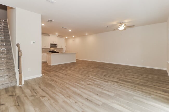 Photo - 1565 Villageside Ct