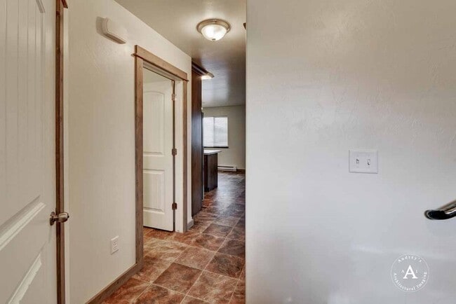 Photo - 2058 Gold Ave