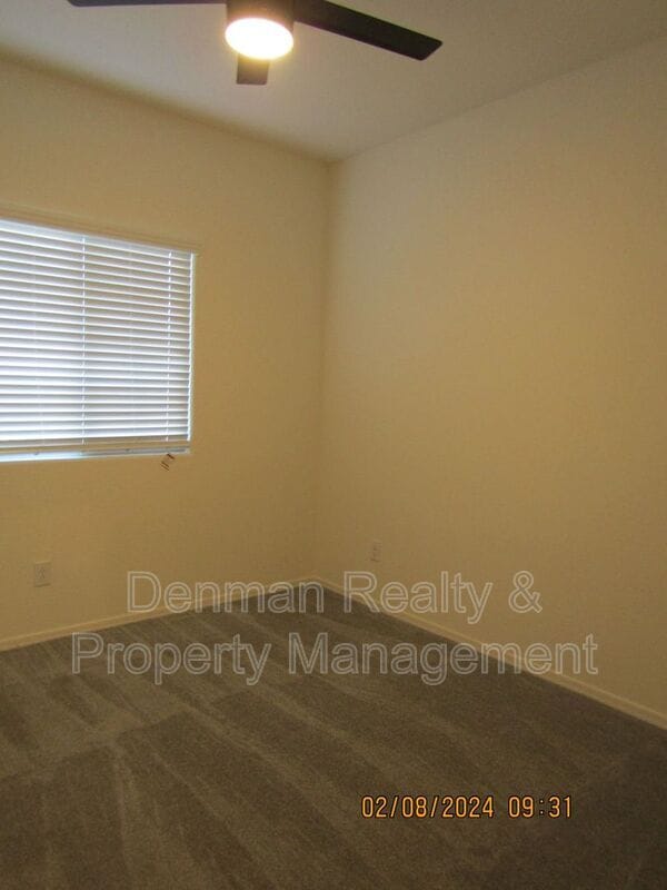 Photo - 225 W Tropical Dr