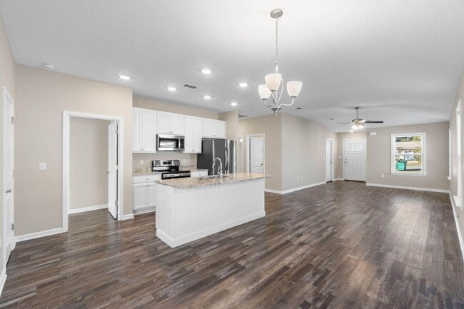 Photo - 145 4th Ave E