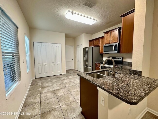Photo - 794 Servia Dr