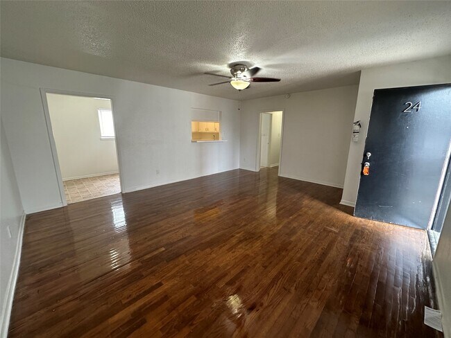 Photo - 4921 Crawford St Unit 19