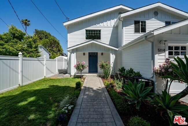 Building Photo - 5114 Cedros Ave Rental