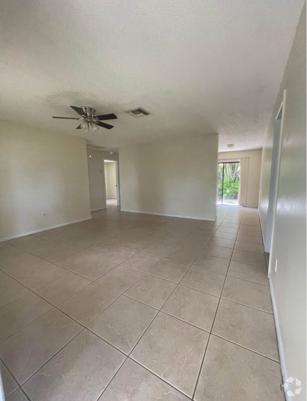 Building Photo - 1639 Barbarie Ln Rental