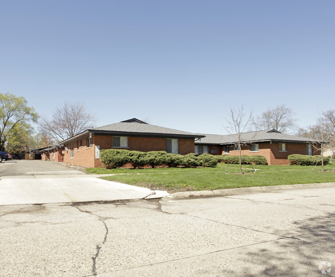 Maple Ranch - Maple Ranch Apartments