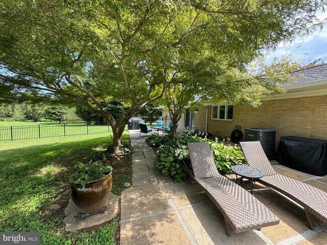 Photo - 1542 Crowell Rd