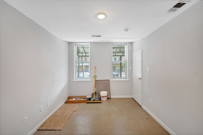 Photo - 884 N 42nd St Unidad A