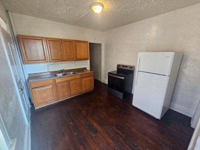 Photo - 504 W King St Unit 2