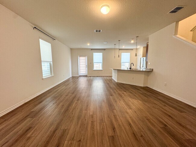 Photo - 14839 Vance Jackson Rd