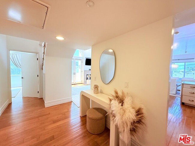 Photo - 1018 4th St Unit 304