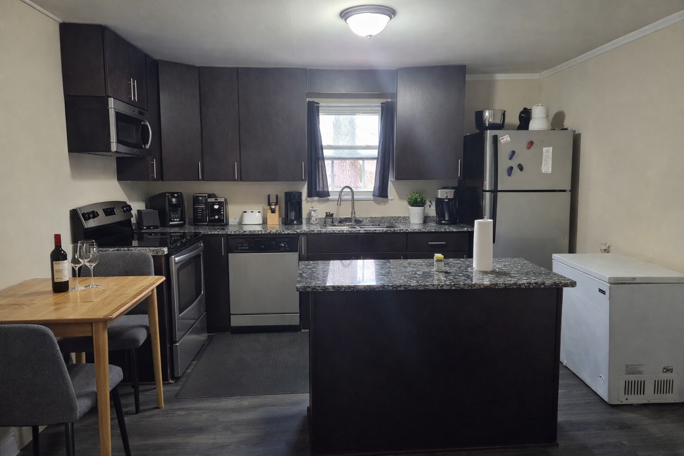 Photo - 1711 Younger Ave